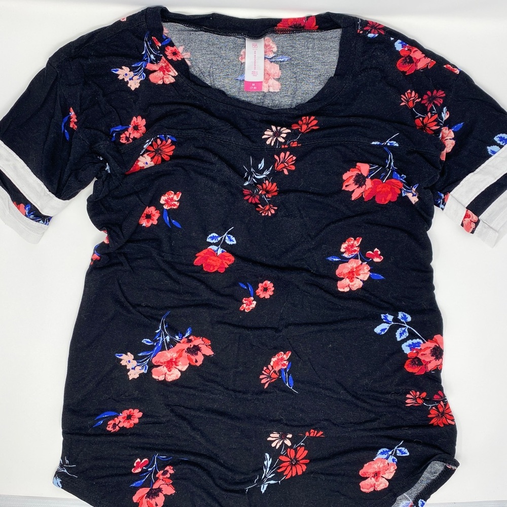 “No Boundaries” Floral Print Tee